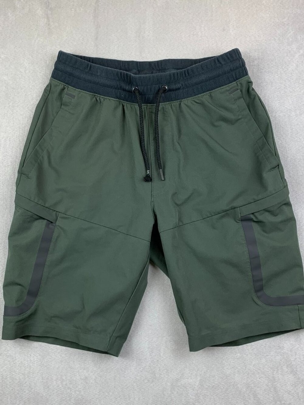 Under Armour Mens Shorts Medium Green UA Sportstyle Elite Cargo Stretch Athletic